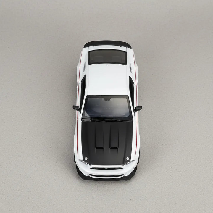 Carro Colección  A escala 1/24 Se 2014 Ford Mustang Street