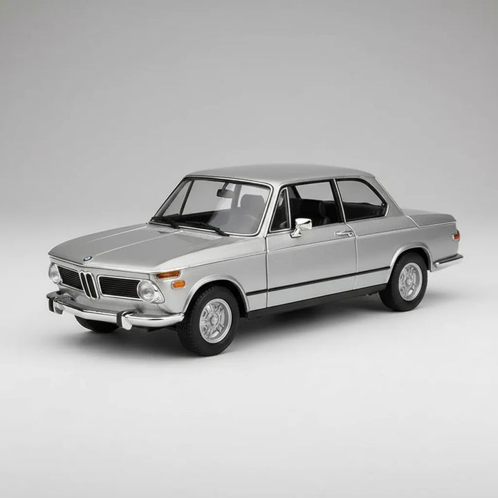 Carro Coleccionable A Escala 1:32 Bmw 2002 Tii 1972 Plateado