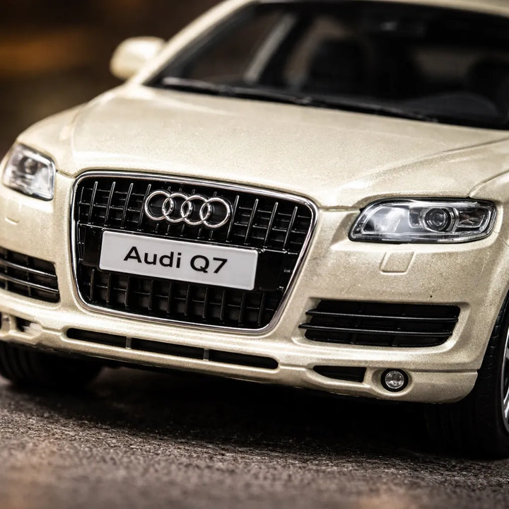 Carro Coleccionable A Escala 1/43  Audi Q7 Blanco Para Niños
