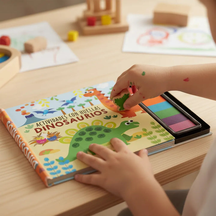 Libro Actividades Con Huellitas Dinosaurios