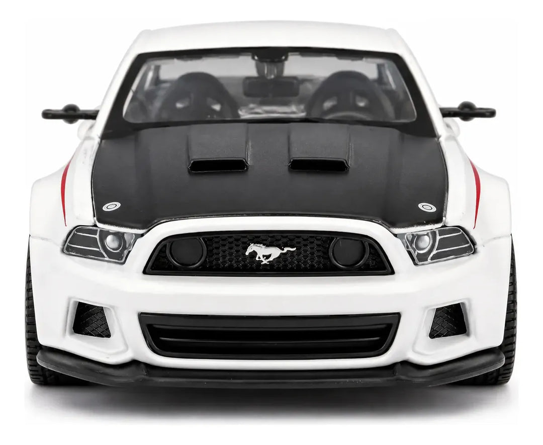 Carro Colección  A escala 1/24 Se 2014 Ford Mustang Street