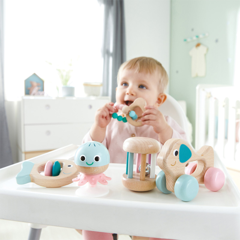 Set De Sonajeros Sensorial De Madera hape Bebés