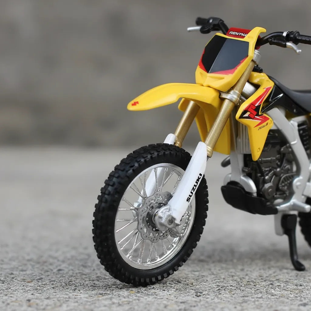 Moto Suzuki Rmz 450 1/18 Die Cast Bburago