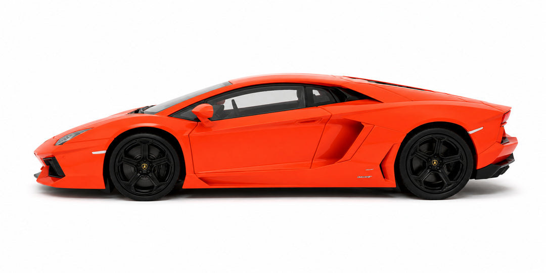 Carro A Escala 1/43 Lamborghini Aventador Coupe