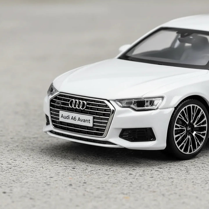Carro Coleccionable 1/43 Bburago Audi A6 Avant Blanco