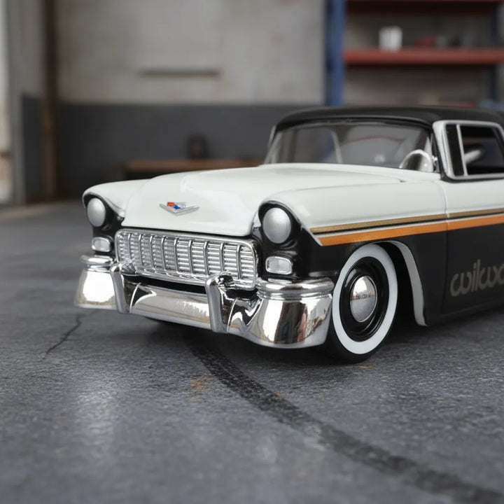 Carro A Escala 1:64 Chevrolet  Edicion Especial Coleccion