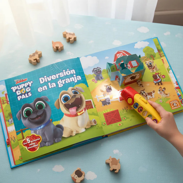 Libro En La Granja Con Puppy Dog Pals Linterna Mágica