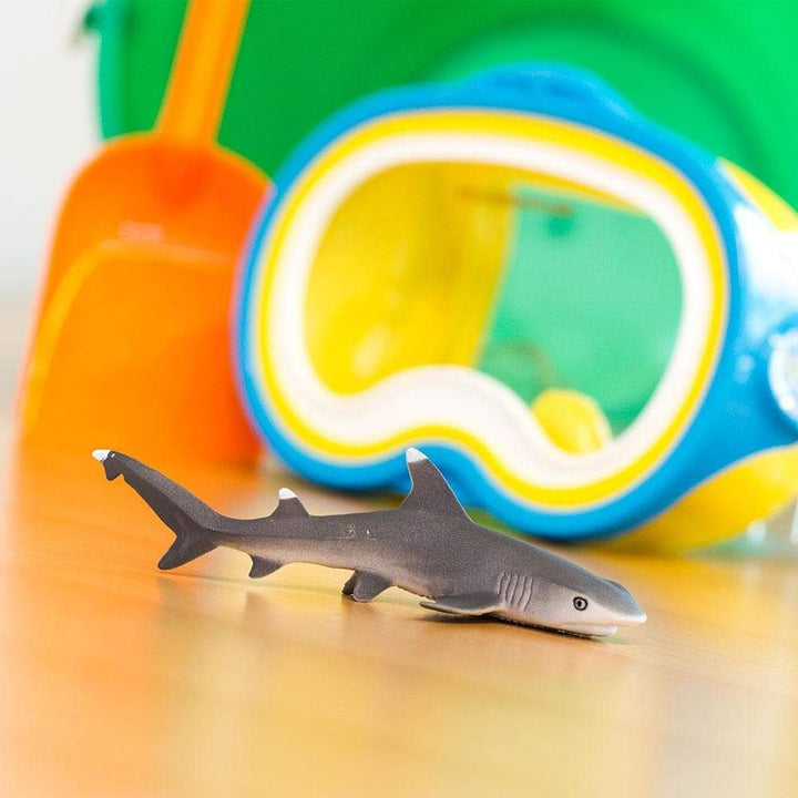 Figura Animales Tiburon Punta Blanca Pintado a Mano