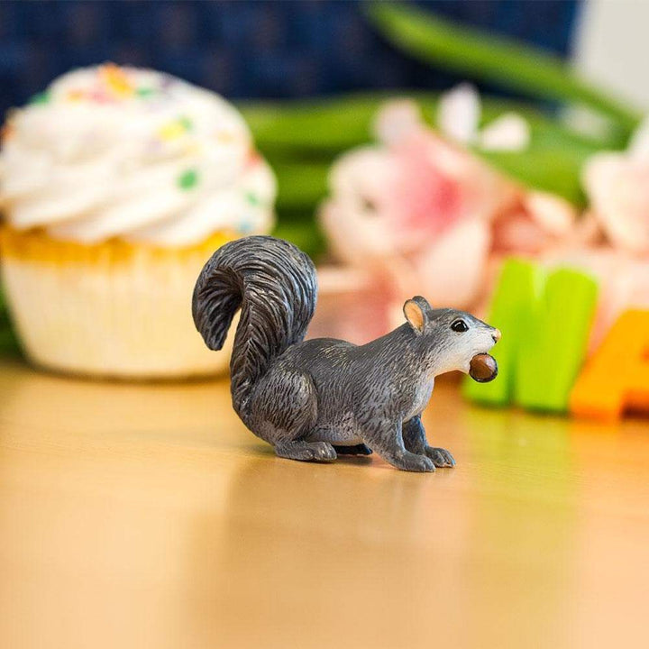 Figura Animales Ardilla Gris Pintado a Mano
