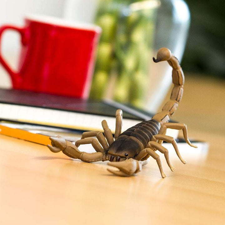 Figura Animales Escorpion Pintado a Mano