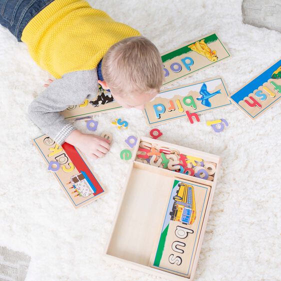 Observa y Encaja las Letras en Madera