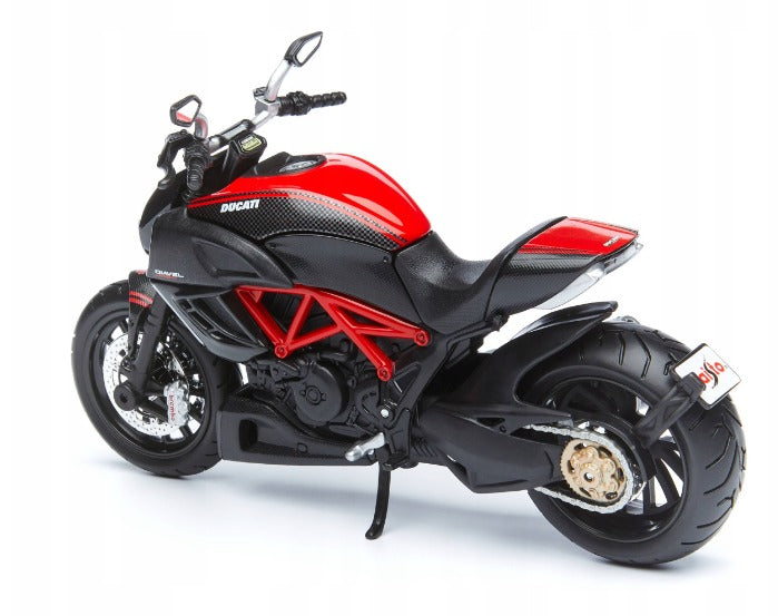 Moto A Escala 1/12 Ducati Diavel Coleccionable Para Armar