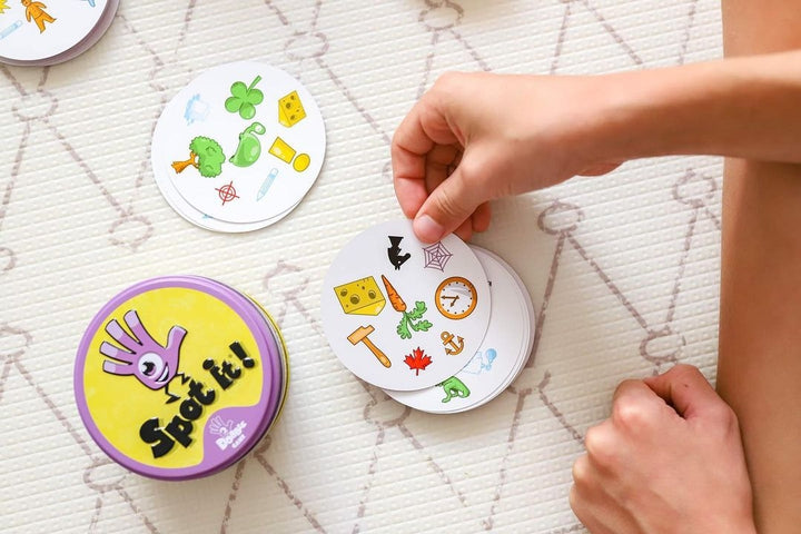 Juego De Mesa Dobble 5 en 1 Spot It