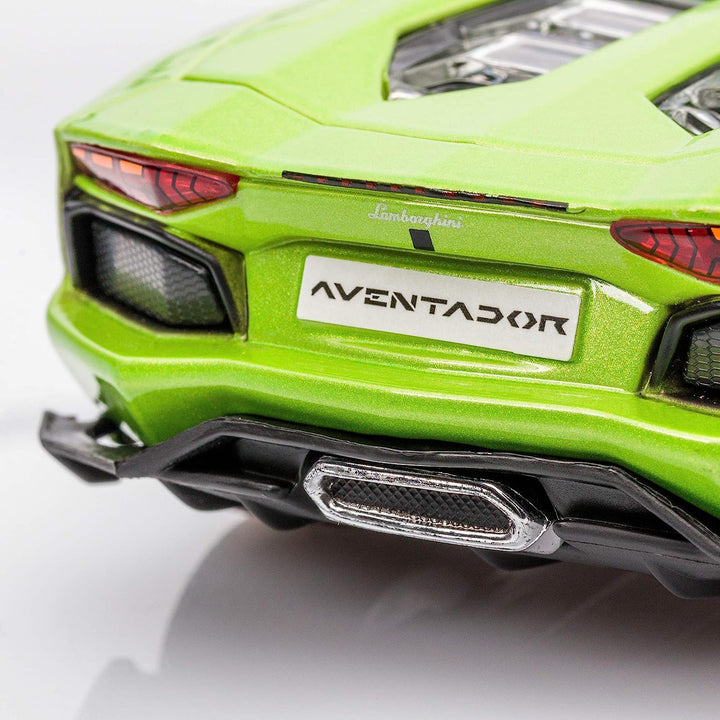 Carro A Escala 1/24 Lamborghini Aventador Lp 700 Para Armar