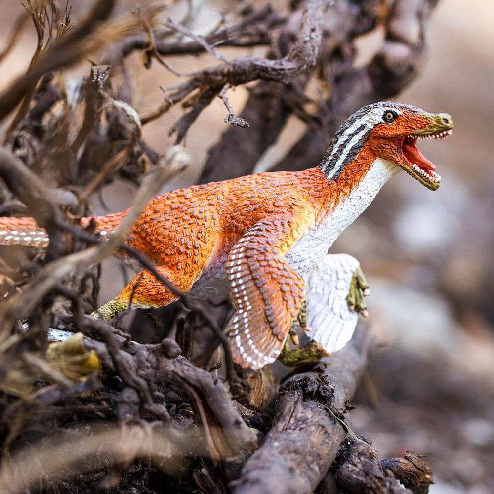 Figura Dinosaurio Velociraptor Pintado a Mano